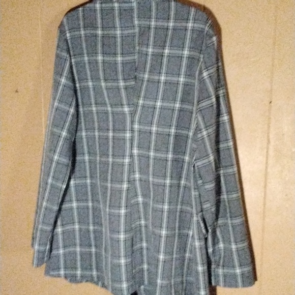 A plaid Shein pant suit - Picture 4 of 7